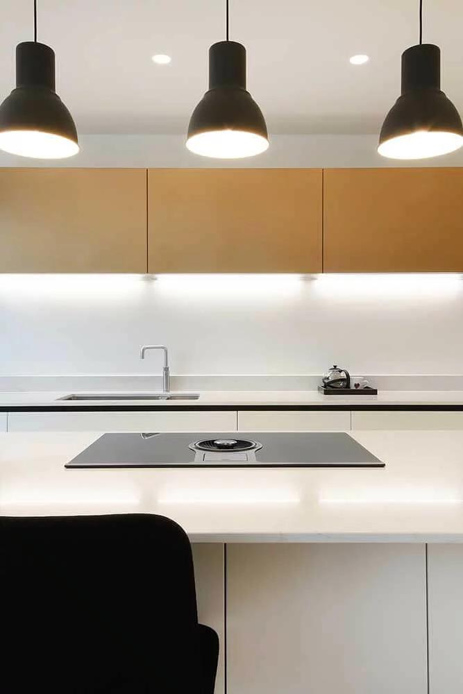 eleganza-moderna-senza-tempo-doimo-cucine-piano-cottura-cappa