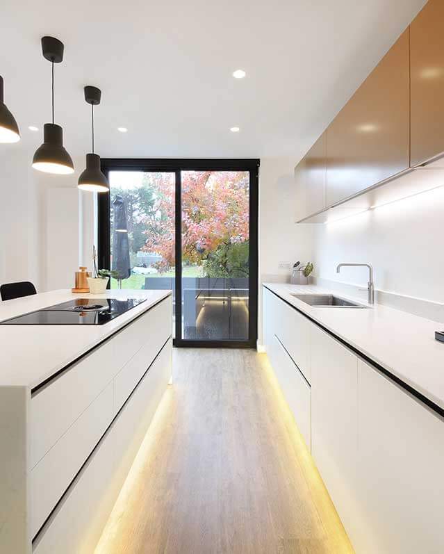eleganza-moderna-senza-tempo-doimo-cucine-piano-cottura-cappa1